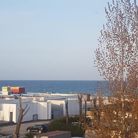 Vila Regal Mamaia Exteriör bild