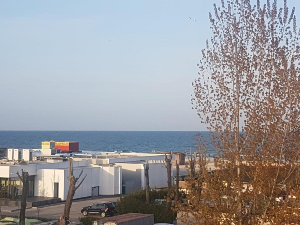 Vila Regal Mamaia Exteriör bild