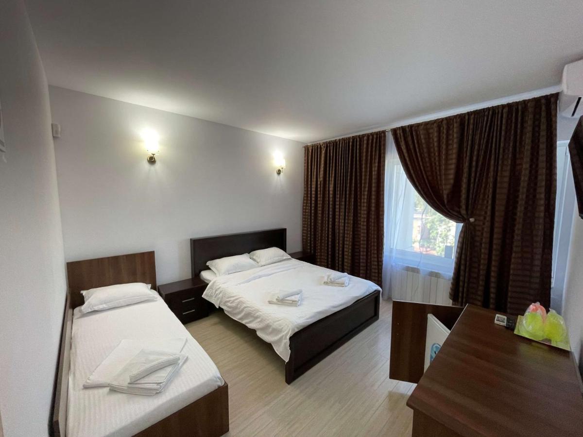 Vila Regal Mamaia Exteriör bild
