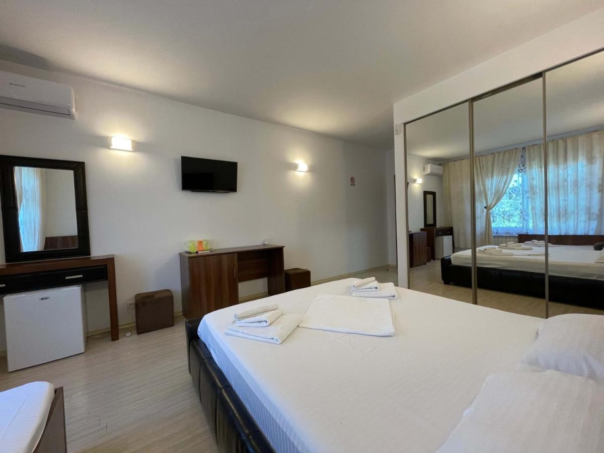 Vila Regal Mamaia Exteriör bild