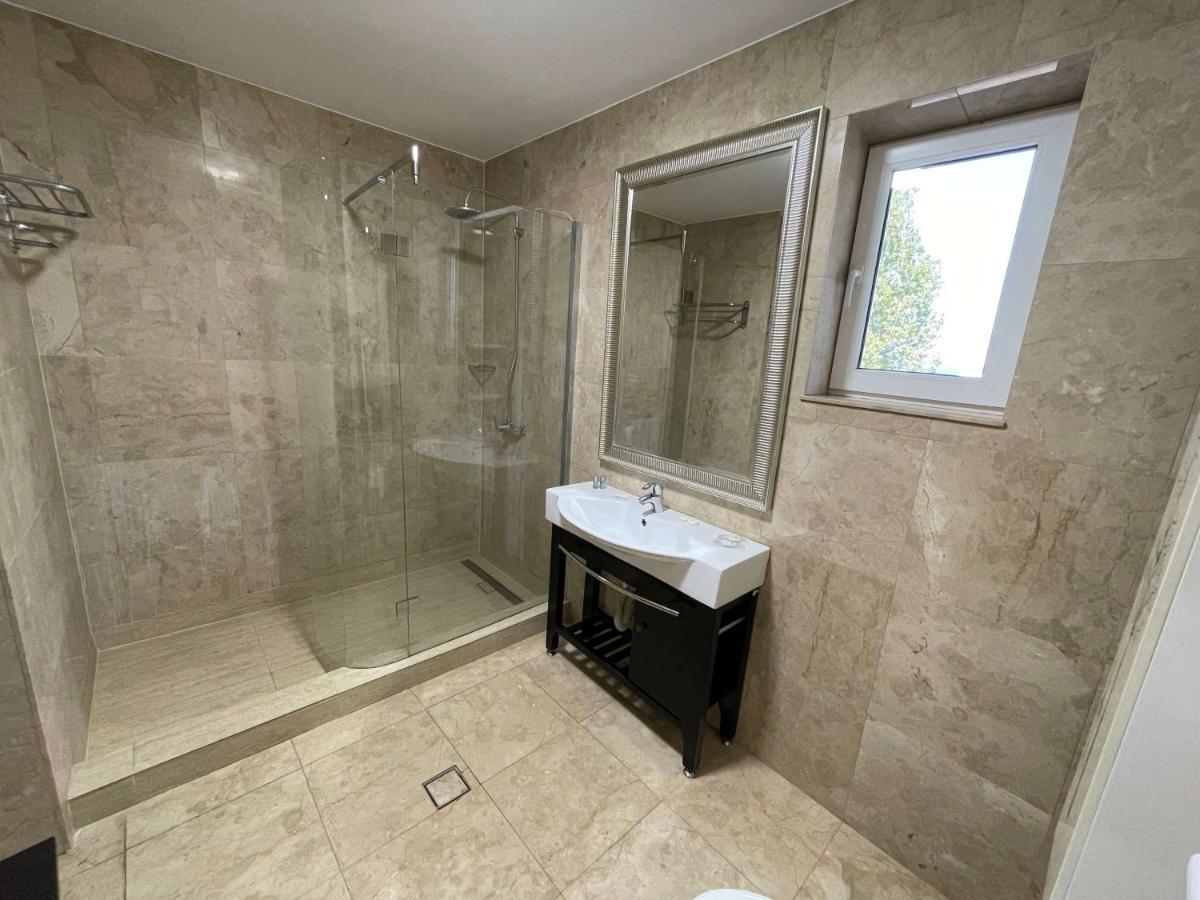Vila Regal Mamaia Exteriör bild